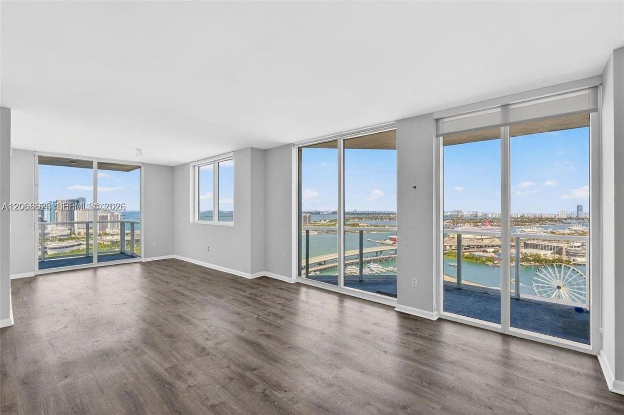 244 Biscayne Blvd , Unit 3702, Miami, FL 33132 Photo
