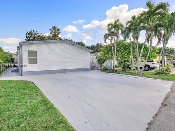 19800 SW 180th Ave, Unit 222, Miami, FL 33187
