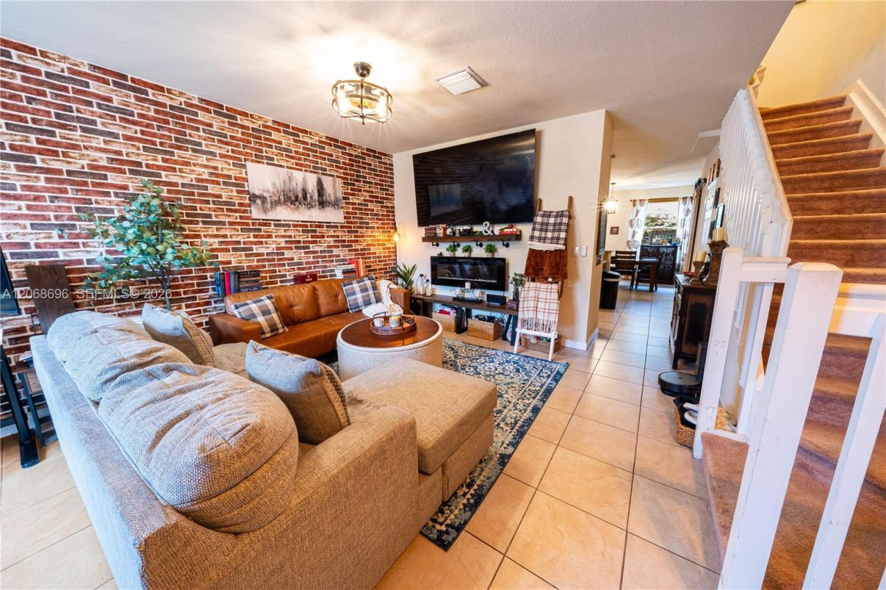 9051 SW 227th St, Unit 11, Cutler Bay, FL 33190 Photo