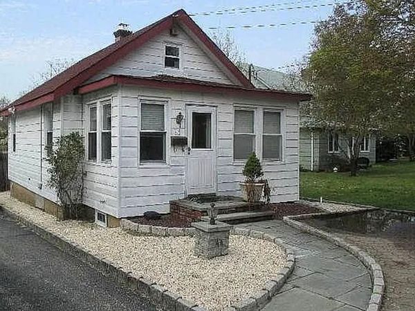 44 Perry Avenue , Bayville, NY 11709