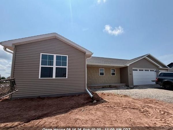 2091 RED FOX LANE, Kaukauna, WI 54130