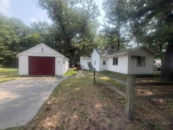 1709 Pine Street, Newaygo, MI 49337