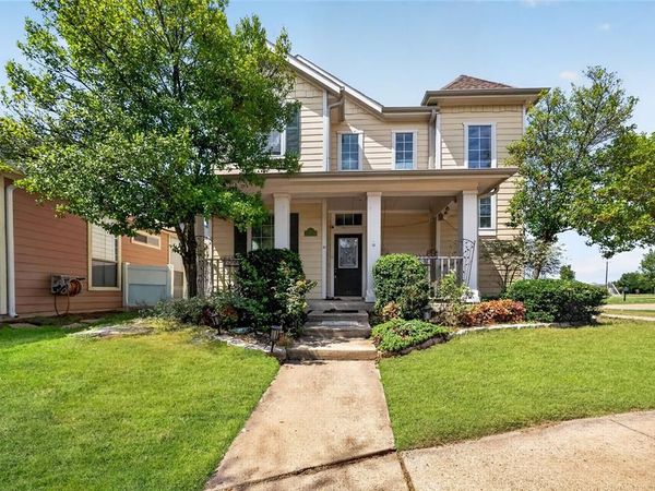 1833 Forsythe Drive, Savannah, TX 76227
