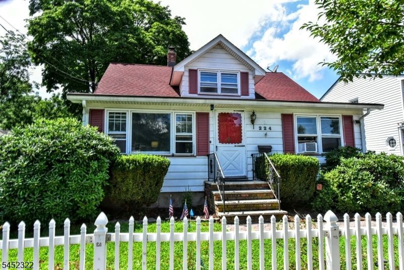 224 Romain Ave, Pompton Lakes, NJ 07442 Main Photo