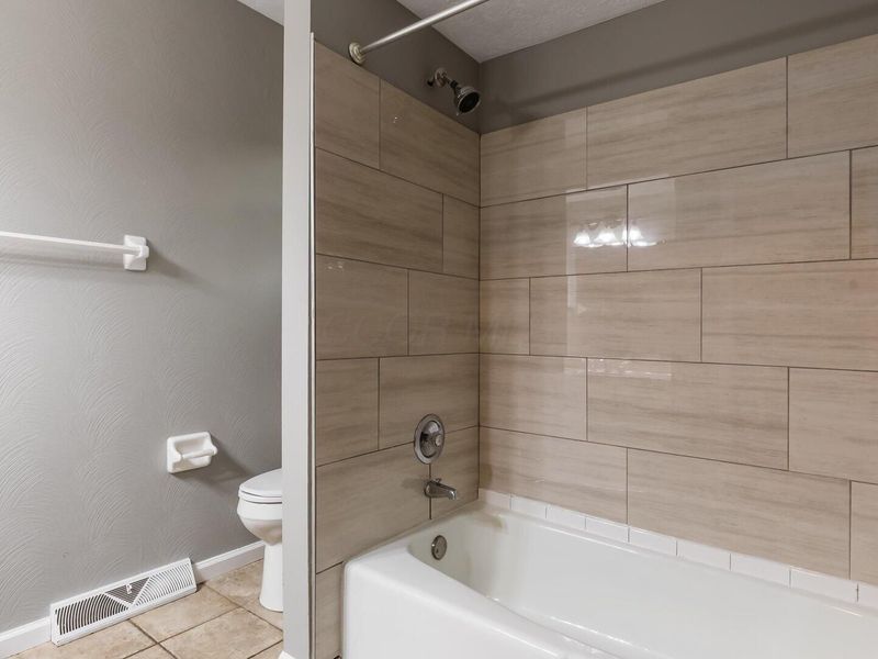 6641 Kennington Square S, Pickerington, OH 43147 Photo 29