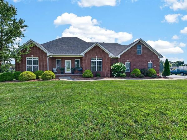 822 Hunters Run Avenue , Bowling Green, KY 42104