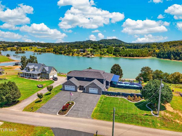 1964 Harbor Hills Drive, Dandridge, TN 37725