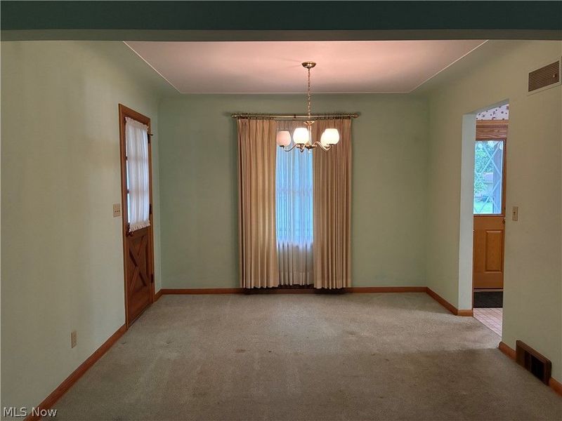 464 Catherine Street, Youngstown, OH 44505 Photo 3