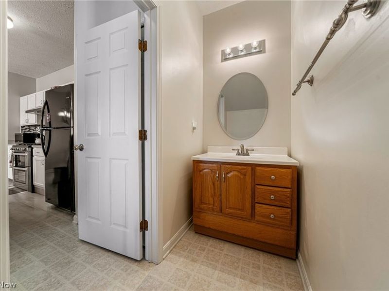 281 W Marina Parkway, Lorain, OH 44052 Photo 14
