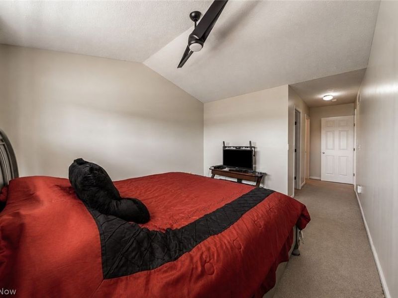 281 W Marina Parkway, Lorain, OH 44052 Photo 17