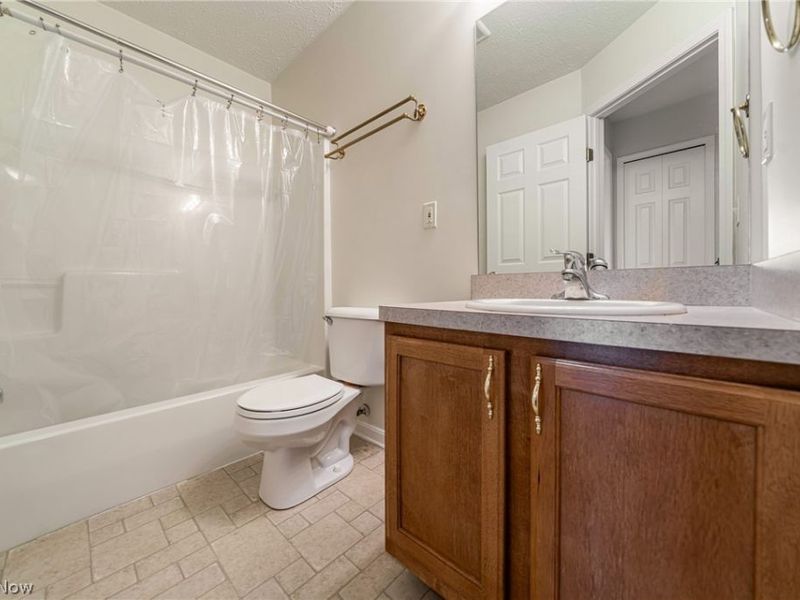 281 W Marina Parkway, Lorain, OH 44052 Photo 21