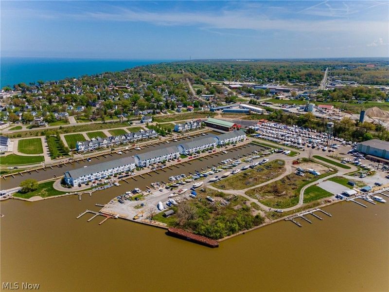 281 W Marina Parkway, Lorain, OH 44052 Photo 29