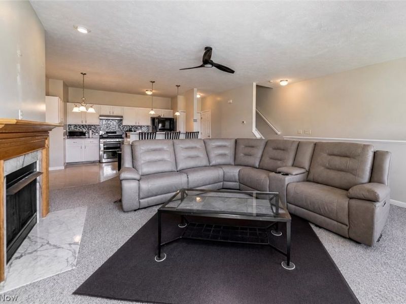 281 W Marina Parkway, Lorain, OH 44052 Photo 6