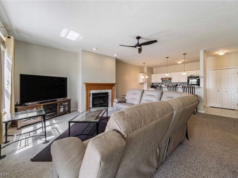 281 W Marina Parkway, Lorain, OH 44052 Photo 7