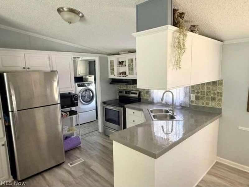 27216 Cook Rd, Unit 10, Olmsted Falls, OH 44138 Photo 10