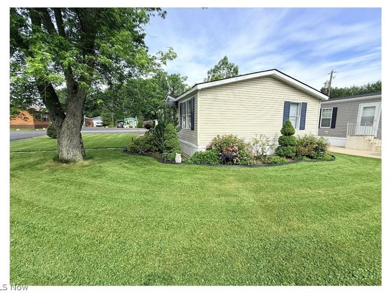 27216 Cook Rd, Unit 10, Olmsted Falls, OH 44138 Photo 5