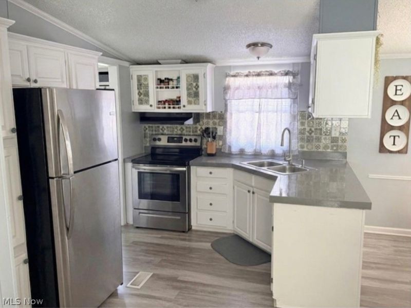 27216 Cook Rd, Unit 10, Olmsted Falls, OH 44138 Photo 8