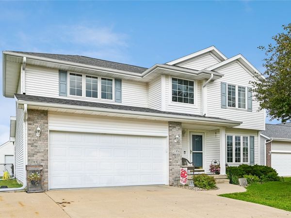 7306 Prairie Heights Drive SW, Cedar Rapids, IA 52404