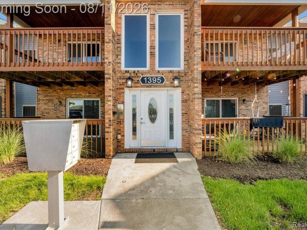 1395 Harbour Boulevard, Unit 137, Trenton, Mi 48183
