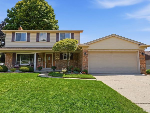 18656 Gill Road, Livonia, Mi 48152