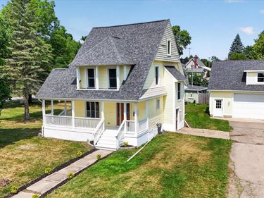 403 Ellen Street E, Fenton, Mi 48430