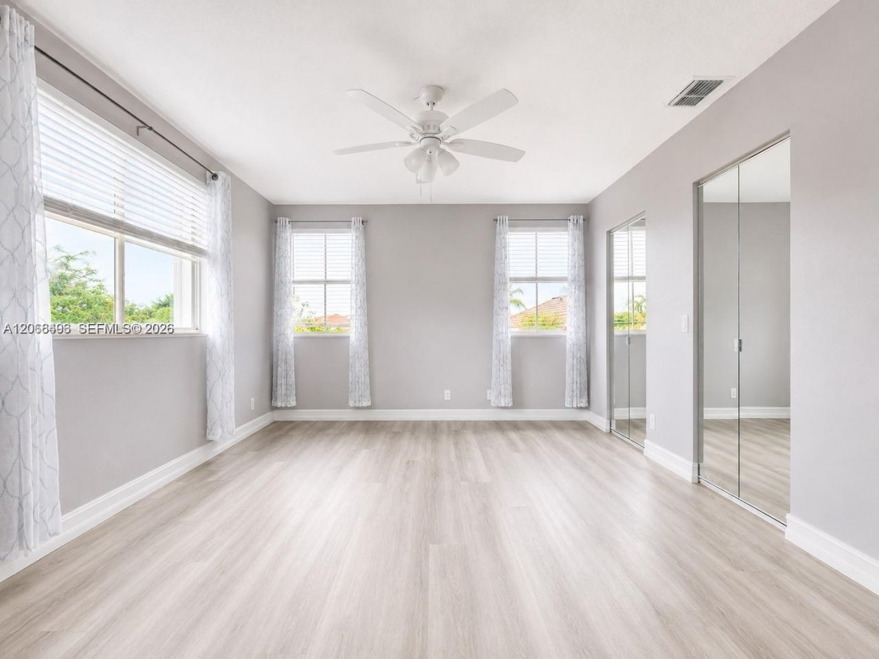 963 Falling Water Rd , Weston, FL 33326 Photo