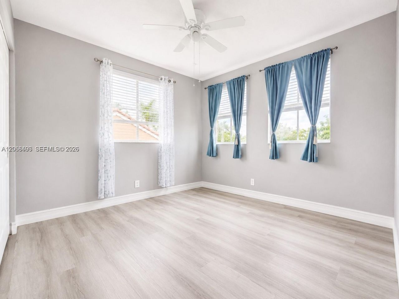 963 Falling Water Rd , Weston, FL 33326 Photo