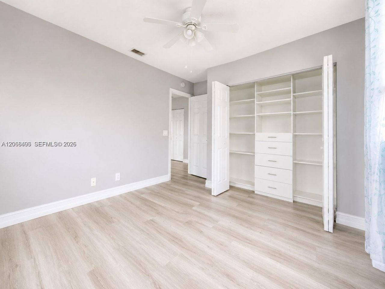 963 Falling Water Rd , Weston, FL 33326 Photo