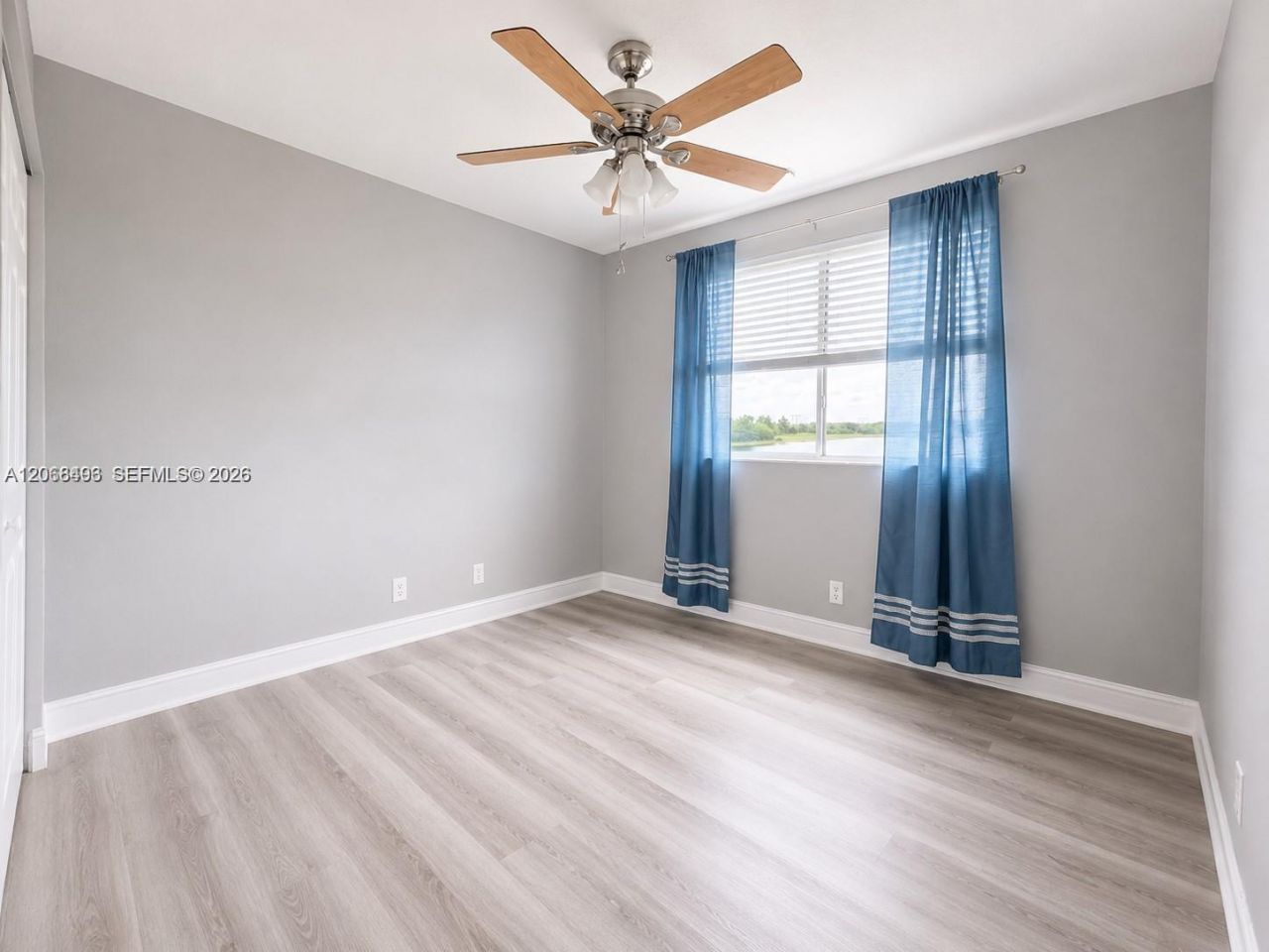 963 Falling Water Rd , Weston, FL 33326 Photo