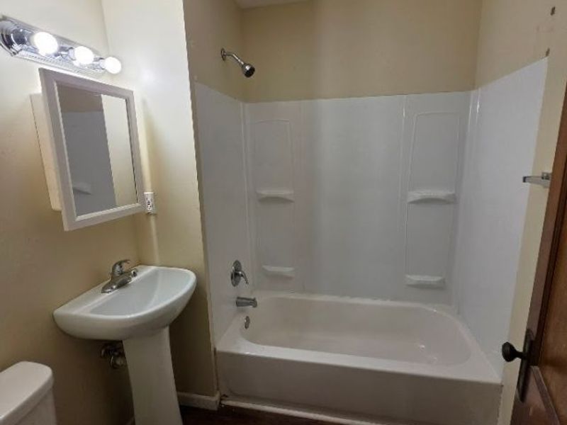 4100 Mapledale Avenue, Unit #2, Cleveland, OH 44109 Photo 7
