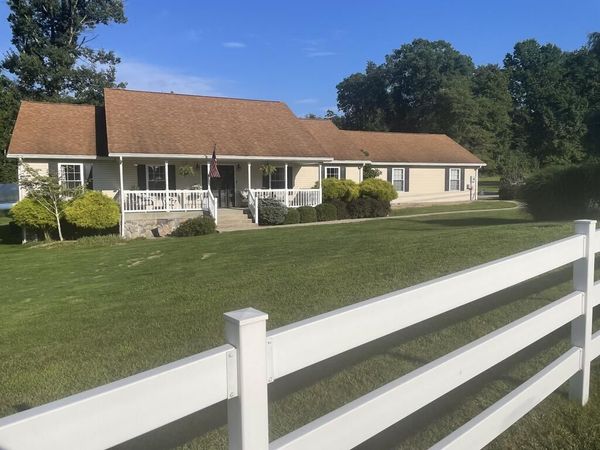 1048 Old Grandview Rd, BEAVER, WV 25813