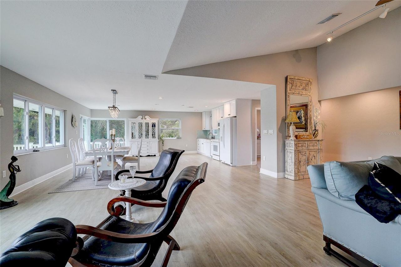 3214 N Seclusion Drive, Sarasota, FL 34239 Photo