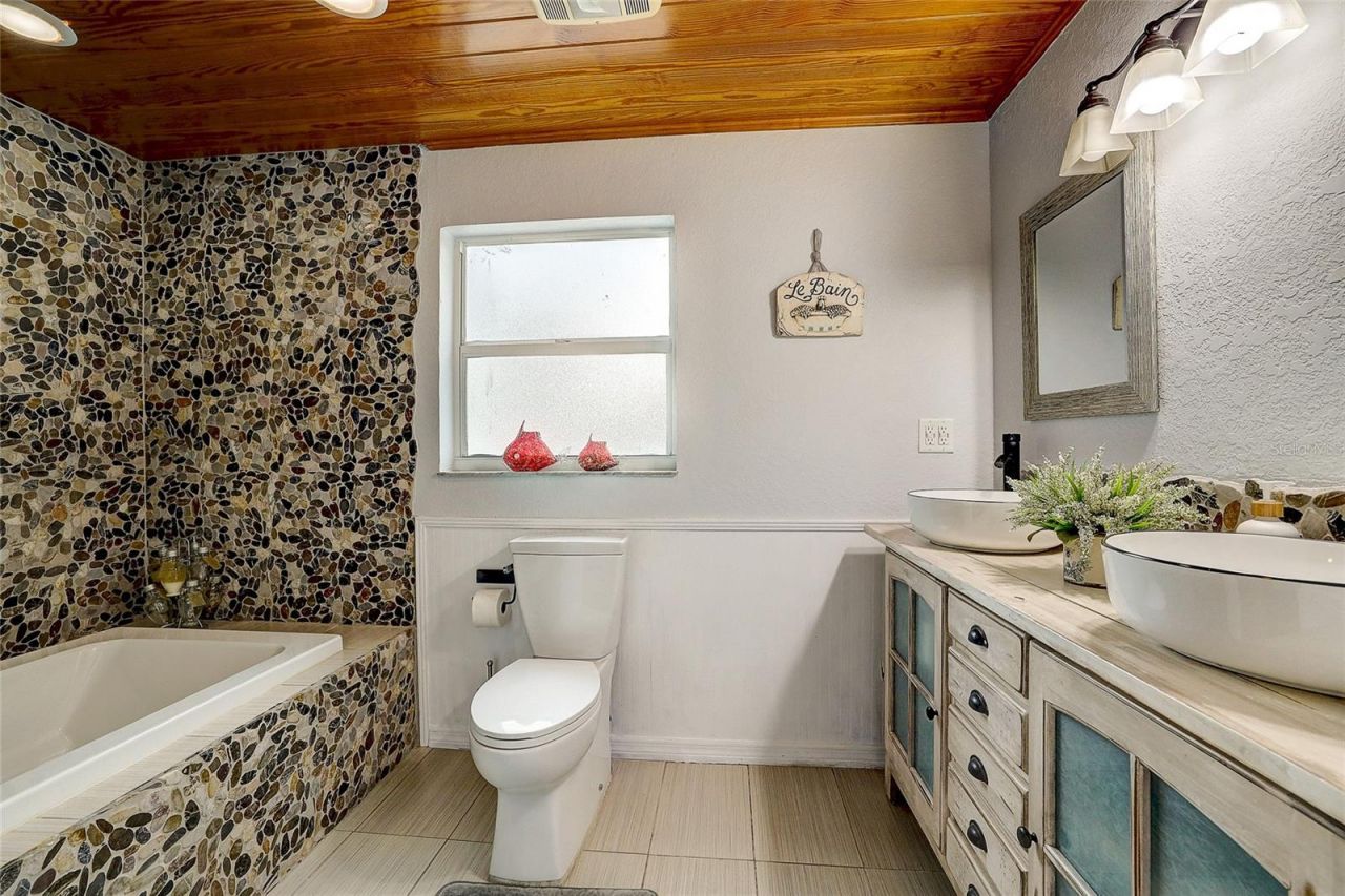 3214 N Seclusion Drive, Sarasota, FL 34239 Photo