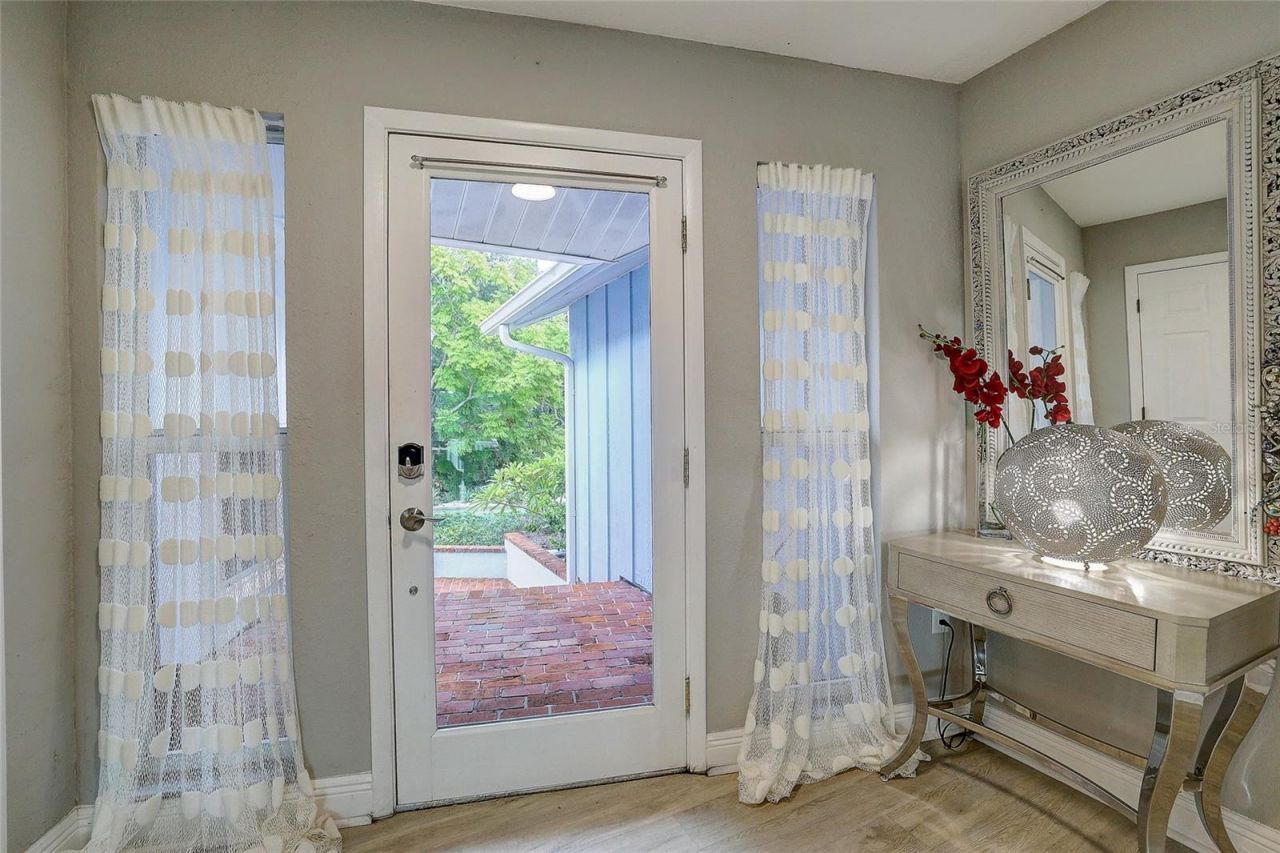 3214 N Seclusion Drive, Sarasota, FL 34239 Photo