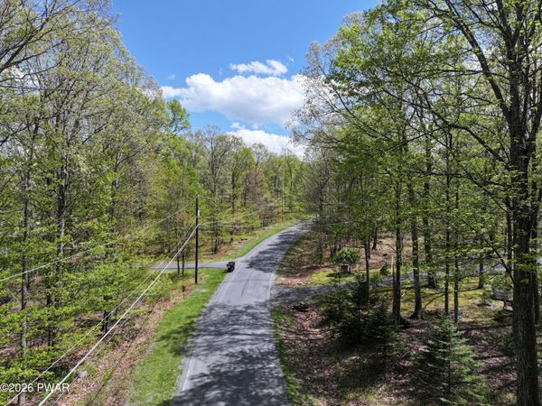 1353 Dewberry Drive, Hawley, PA 18428