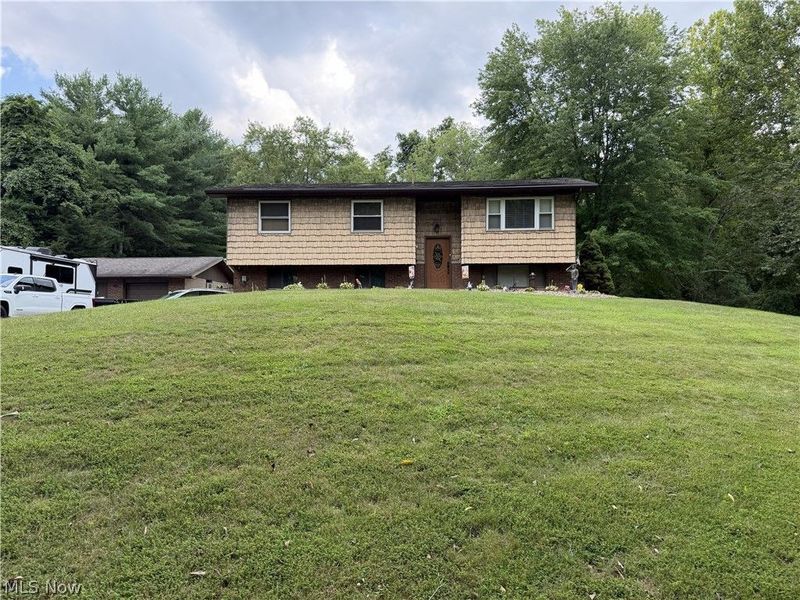 267 Roberts Drive , Belpre, OH 45714 Photo 1