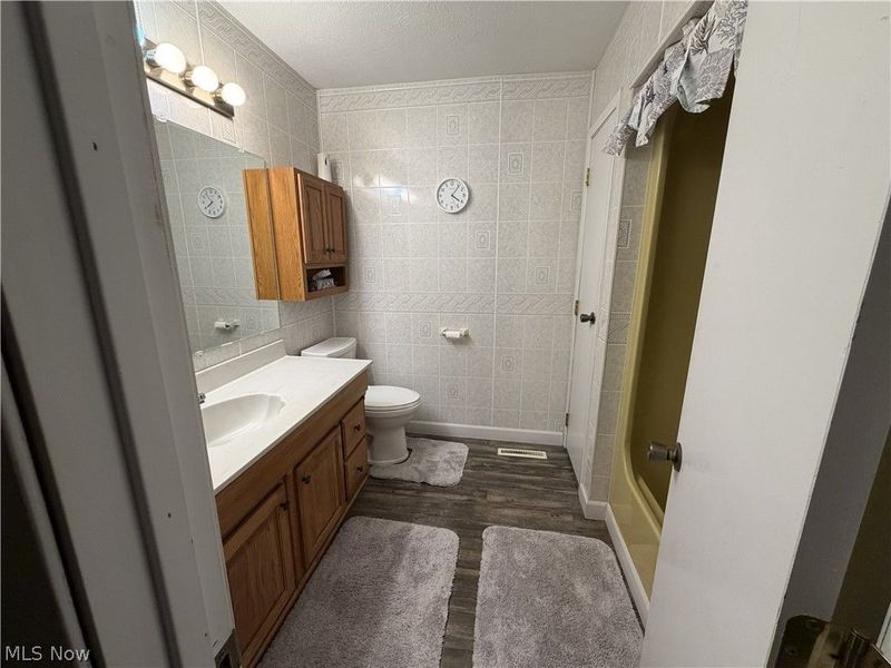 267 Roberts Drive , Belpre, OH 45714 Photo 4