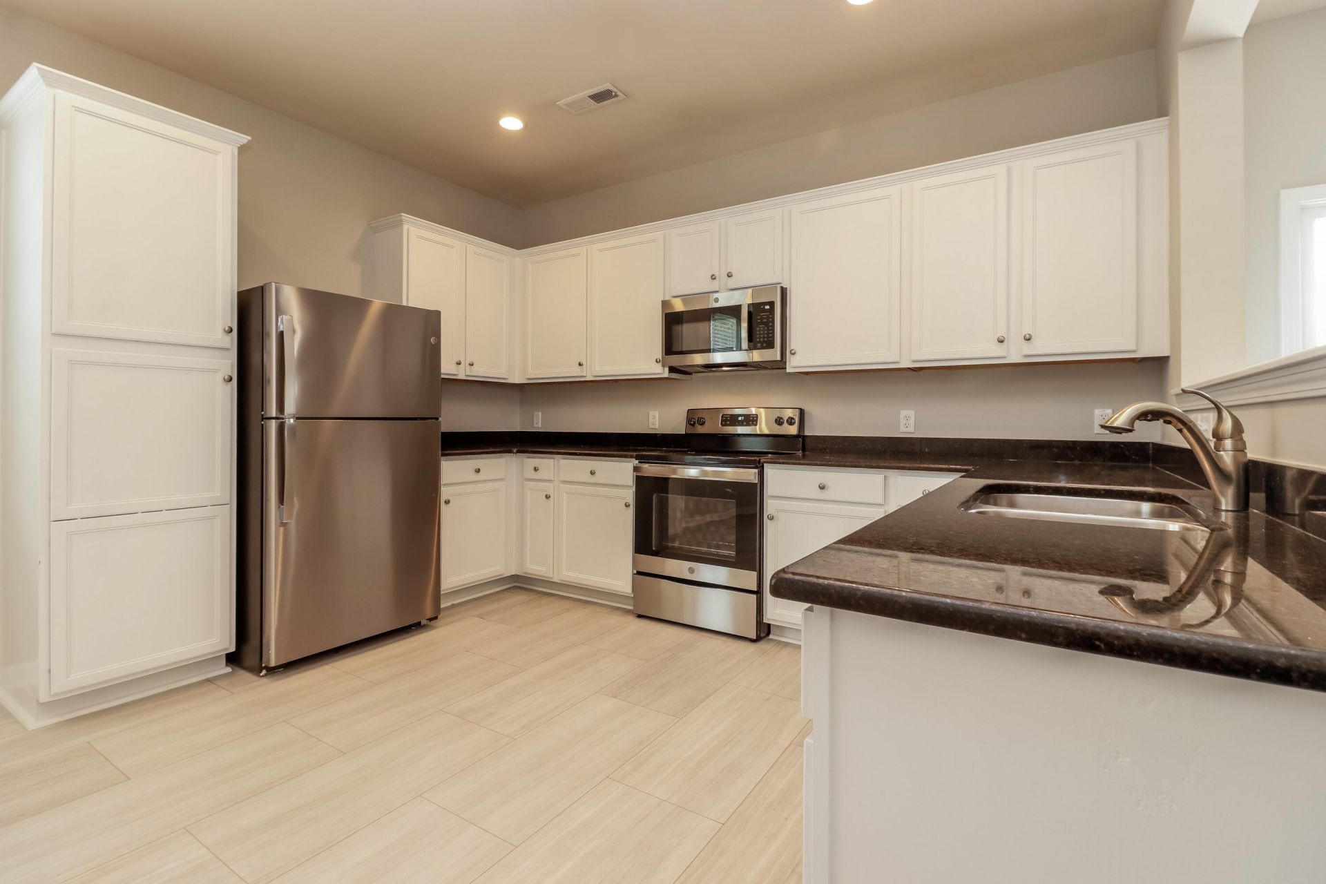 269 Cameron Street Photo 6