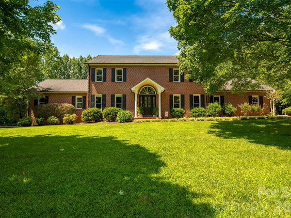 1413 Windemere Lane, Hickory, NC 28602