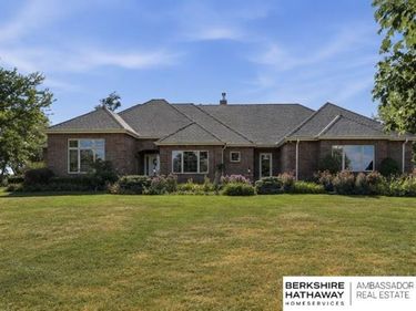 16060 S 63rd Street, Papillion, NE 68133