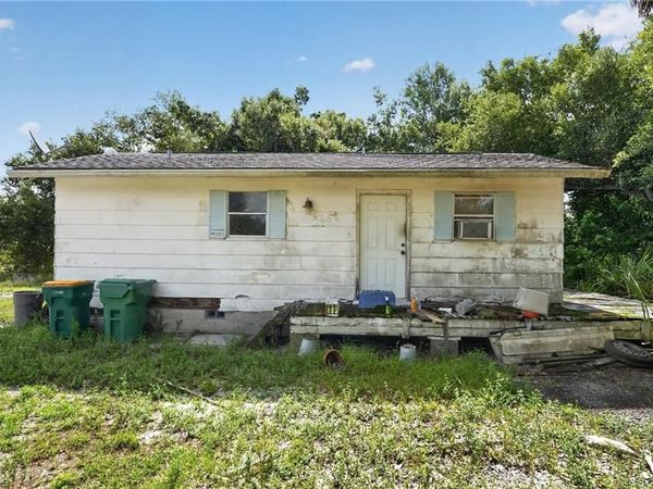 2282 Diplomat DR , PUNTA GORDA, FL 33983