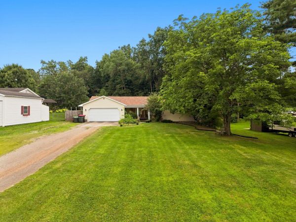 3985 Valley View Road , Zanesville, OH 43701