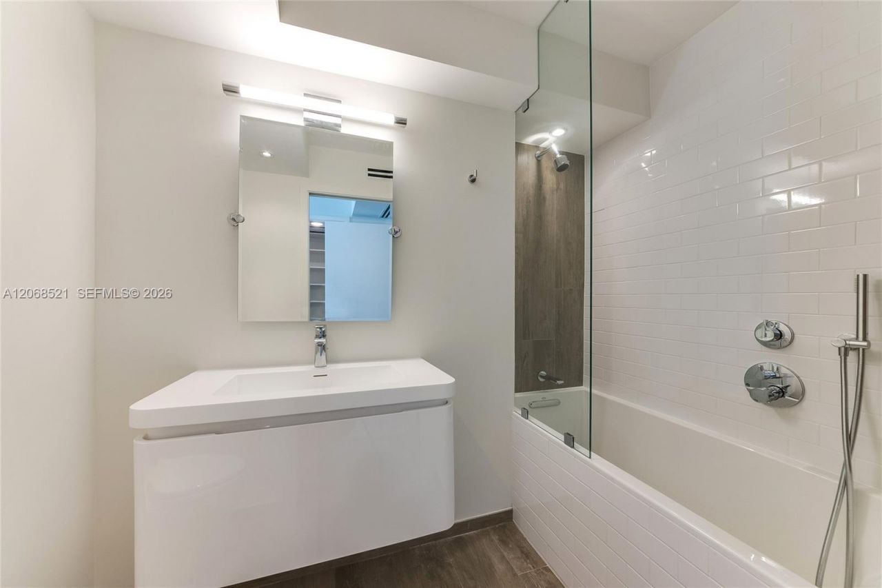 11 Island Ave, Unit 1111, Miami Beach, FL 33139 Photo