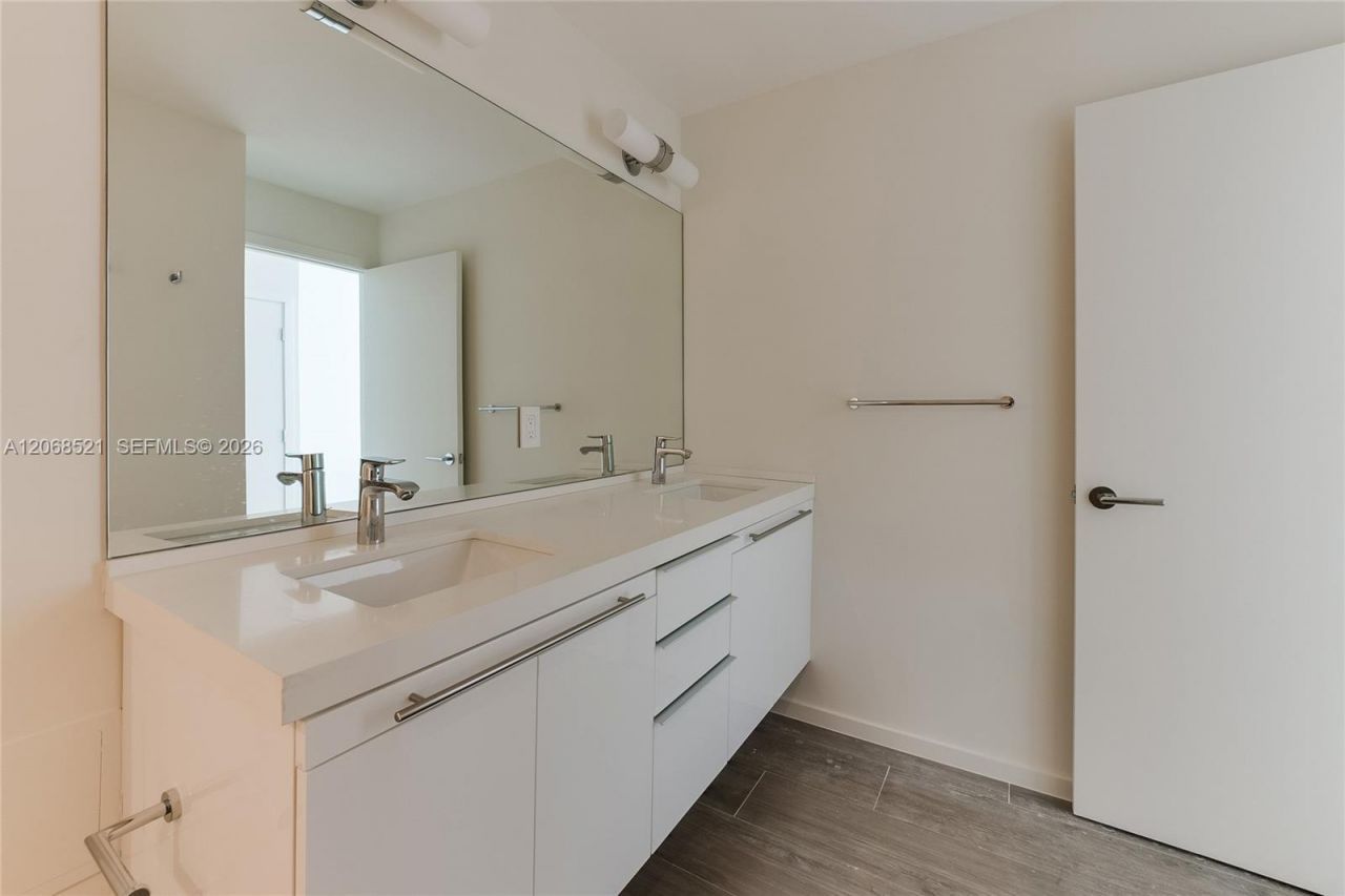 11 Island Ave, Unit 1111, Miami Beach, FL 33139 Photo