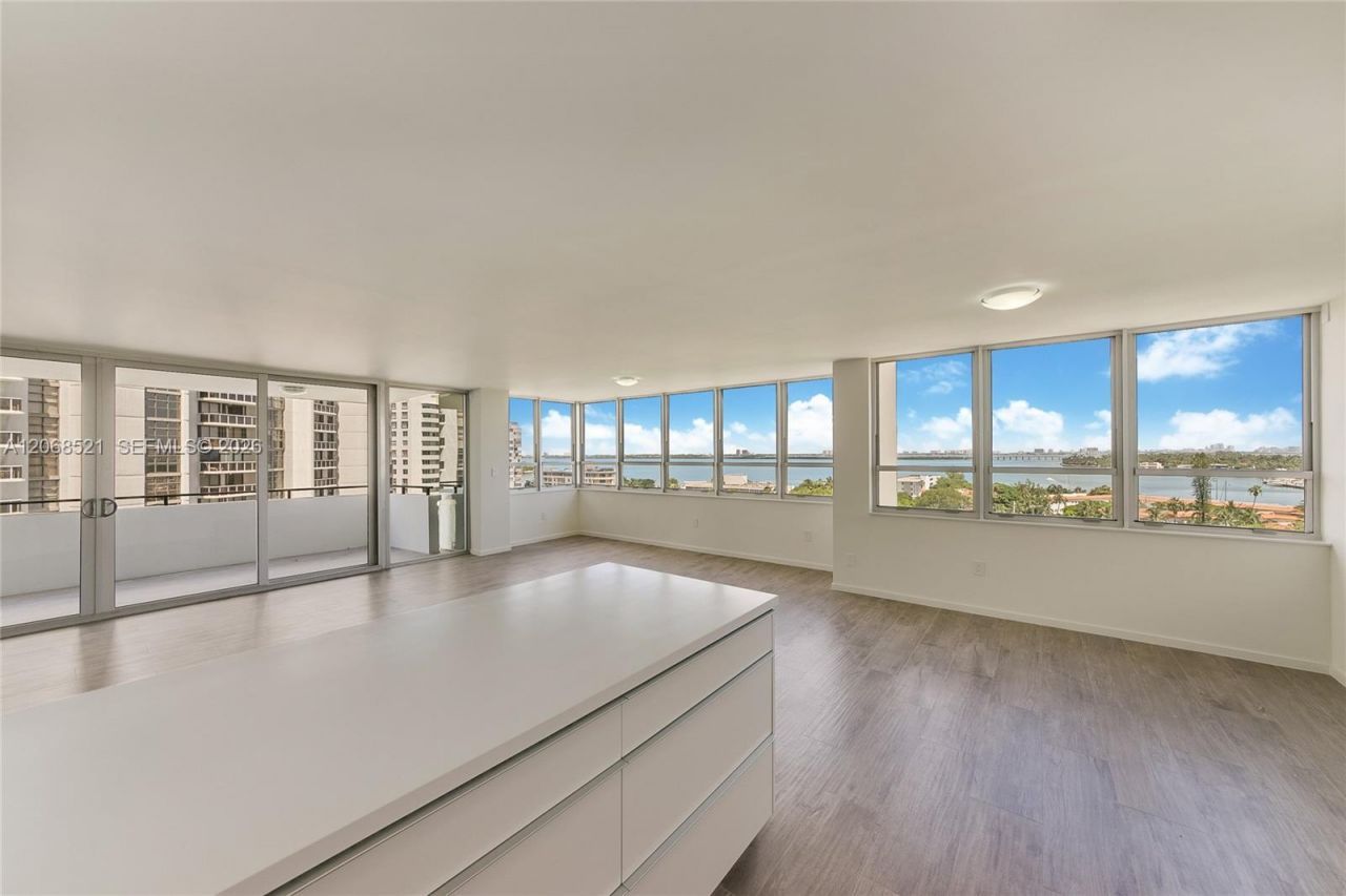 11 Island Ave, Unit 1111, Miami Beach, FL 33139 Photo