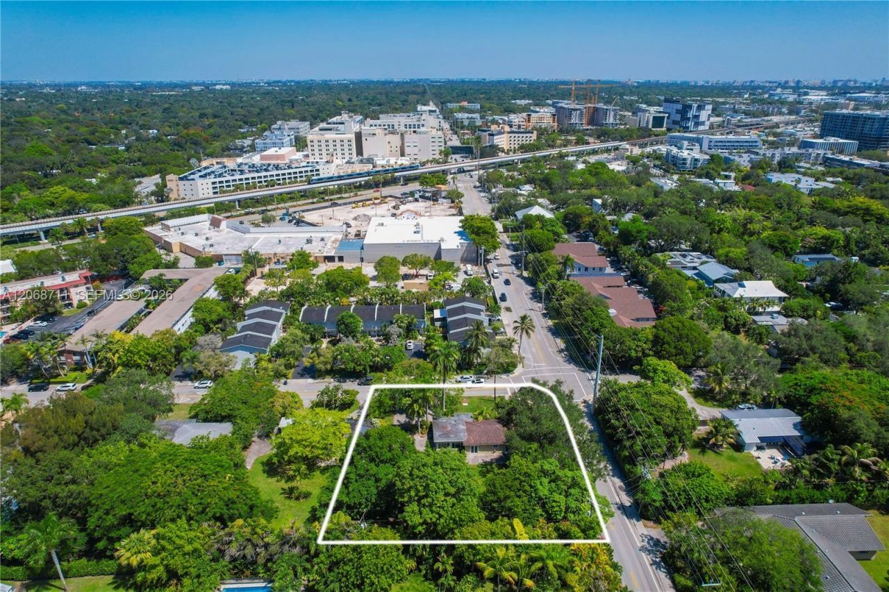 6200 SW 78th St , South Miami, FL 33143 Photo