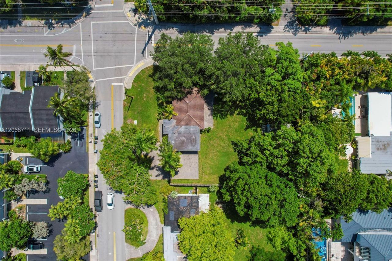 6200 SW 78th St , South Miami, FL 33143 Photo