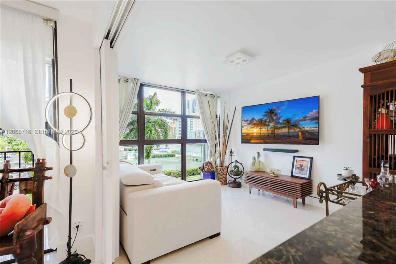 400 Leslie Dr , Unit 319, Hallandale Beach, FL 33009 Photo