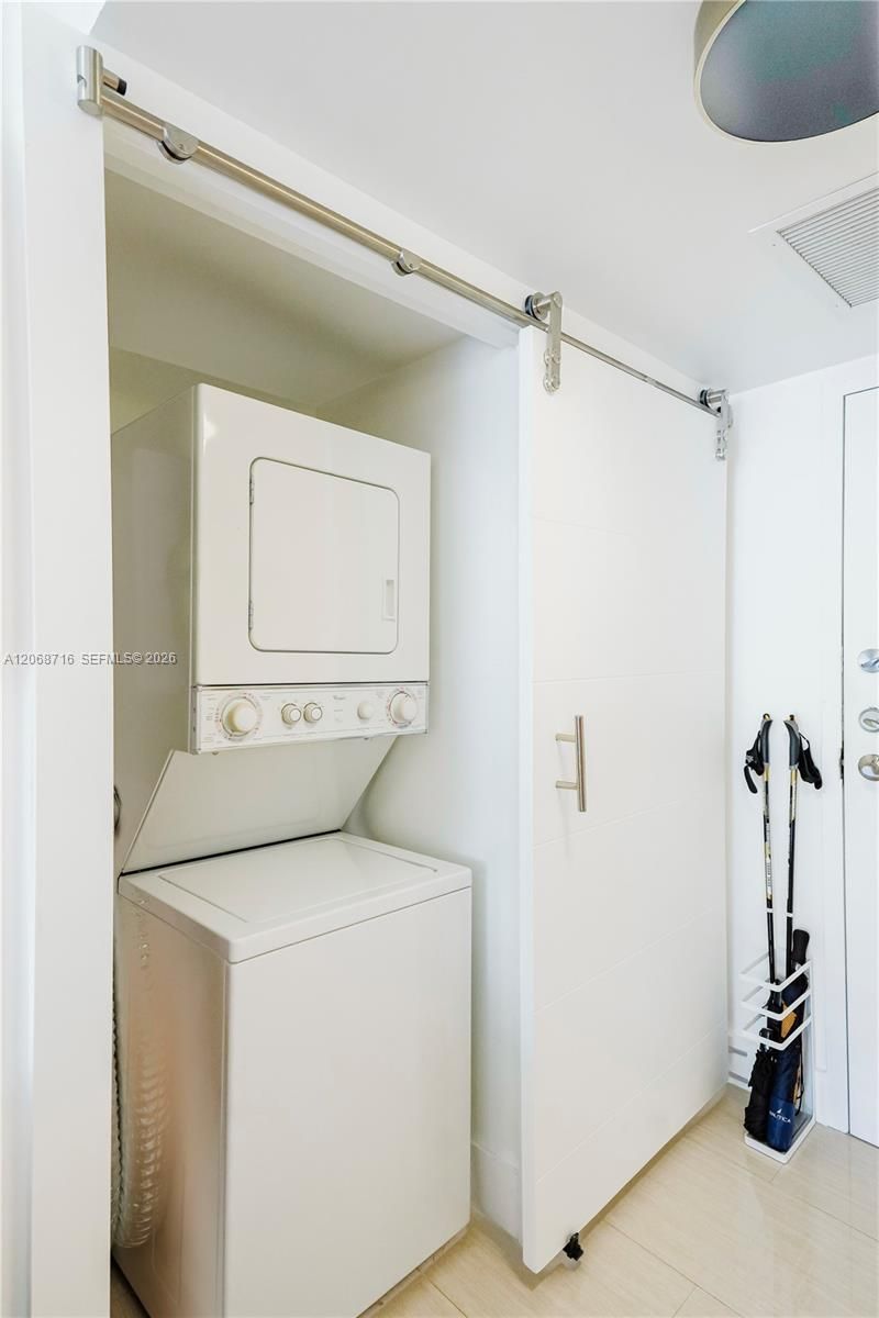 400 Leslie Dr , Unit 319, Hallandale Beach, FL 33009 Photo