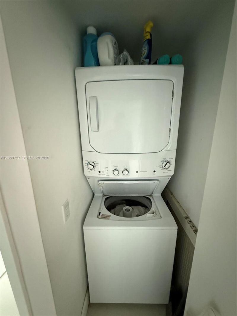 335 S Biscayne Blvd, Unit 1805, Miami, FL 33131 Photo